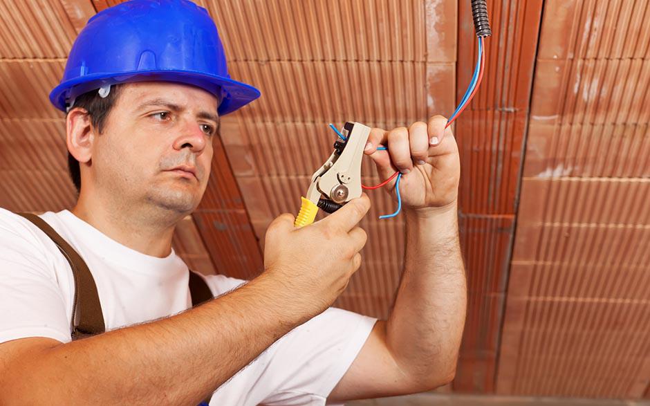 électricien maintenance Plaisir
